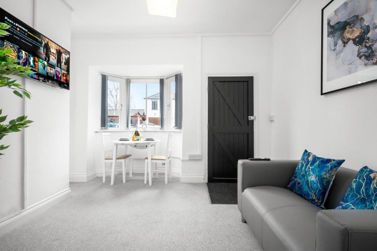Beautiful Waterside Apartment - Parking - Perry Barr - Top Rated Birmingam Exterior foto