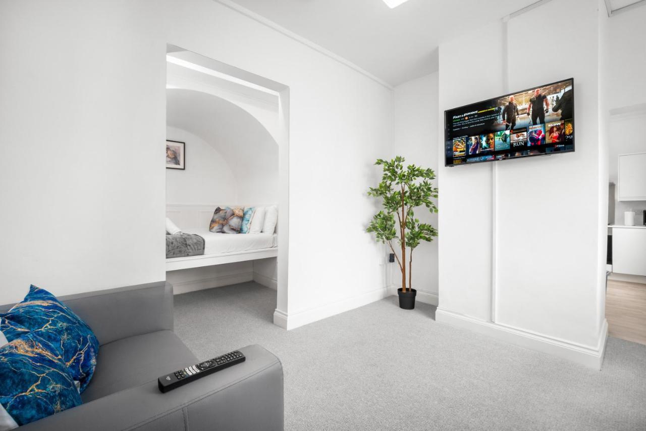 Beautiful Waterside Apartment - Parking - Perry Barr - Top Rated Birmingam Exterior foto