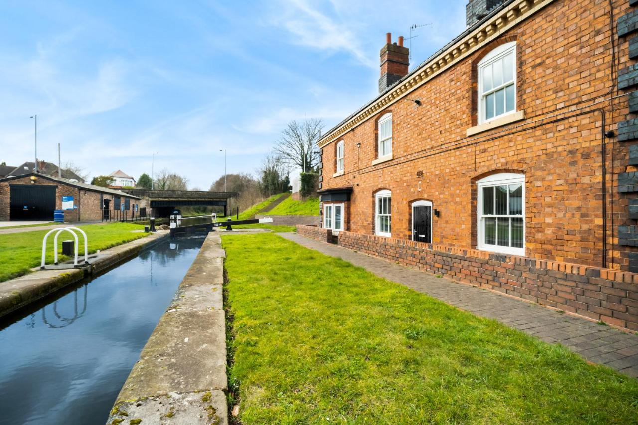 Beautiful Waterside Apartment - Parking - Perry Barr - Top Rated Birmingam Exterior foto